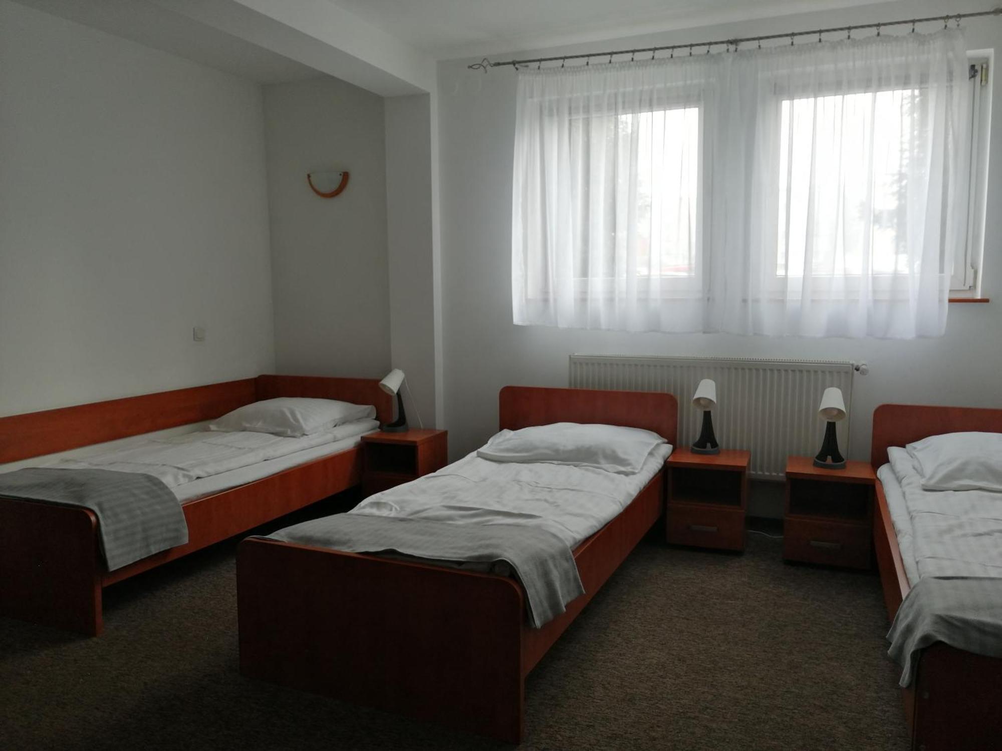 Hotel Dabrowiak Dabrowa Gornicza Ngoại thất bức ảnh