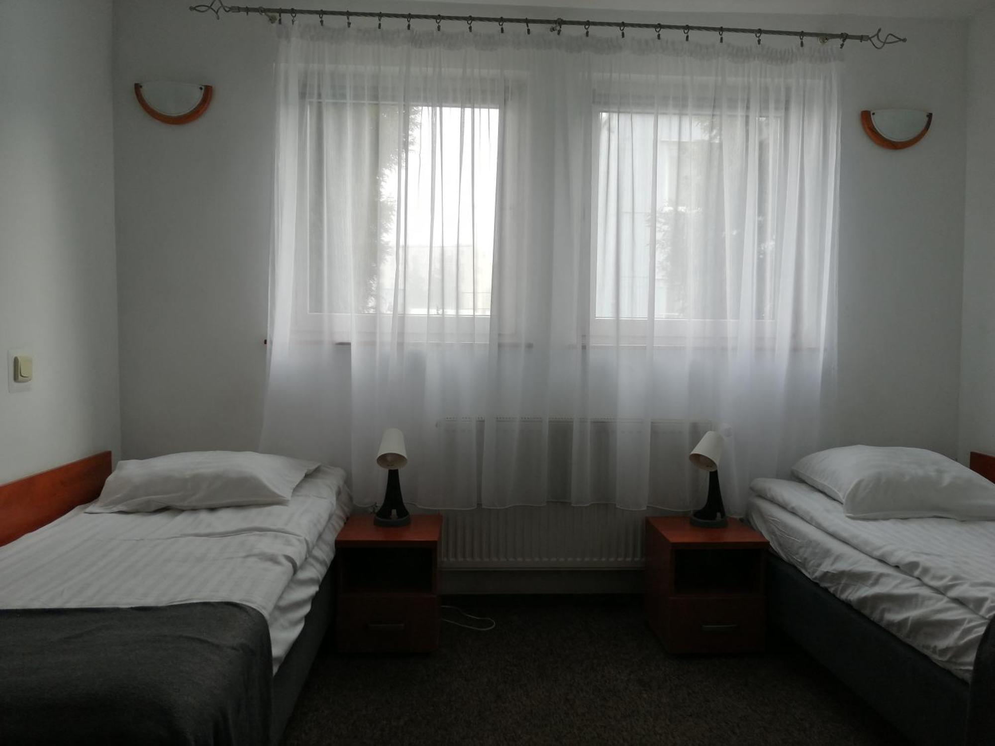 Hotel Dabrowiak Dabrowa Gornicza Ngoại thất bức ảnh